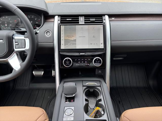 new 2025 Land Rover Discovery car, priced at $79,318