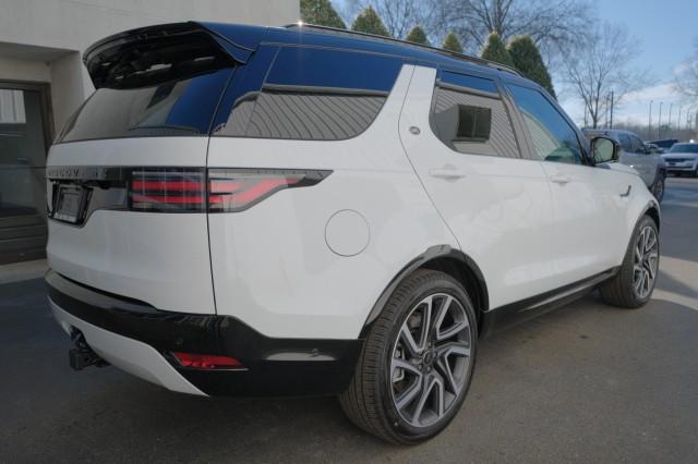 new 2025 Land Rover Discovery car, priced at $85,164