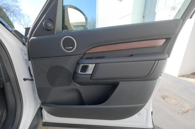 new 2025 Land Rover Discovery car, priced at $85,164