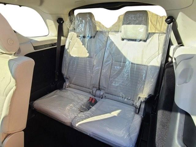 used 2024 Land Rover Discovery car, priced at $52,995