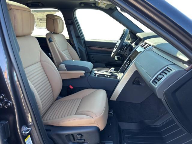 new 2025 Land Rover Discovery car, priced at $85,068