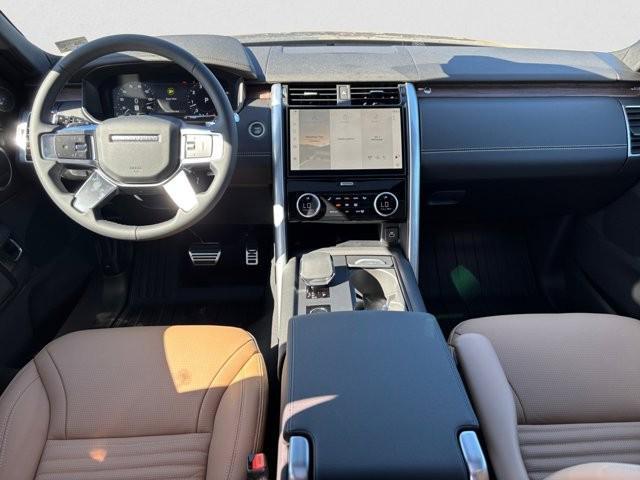 new 2025 Land Rover Discovery car, priced at $85,068