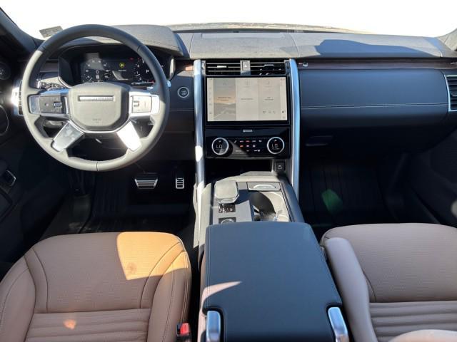new 2025 Land Rover Discovery car, priced at $85,068