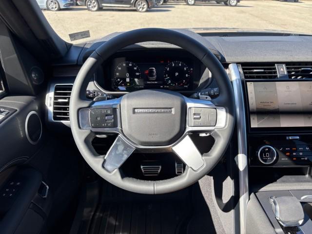 new 2025 Land Rover Discovery car, priced at $85,068