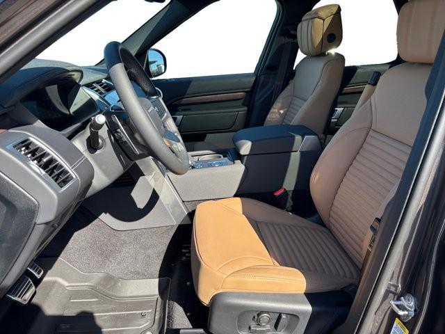 new 2025 Land Rover Discovery car, priced at $85,068