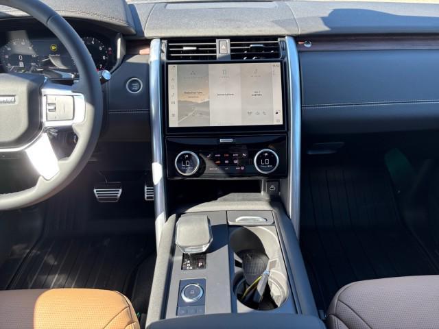 new 2025 Land Rover Discovery car, priced at $85,068