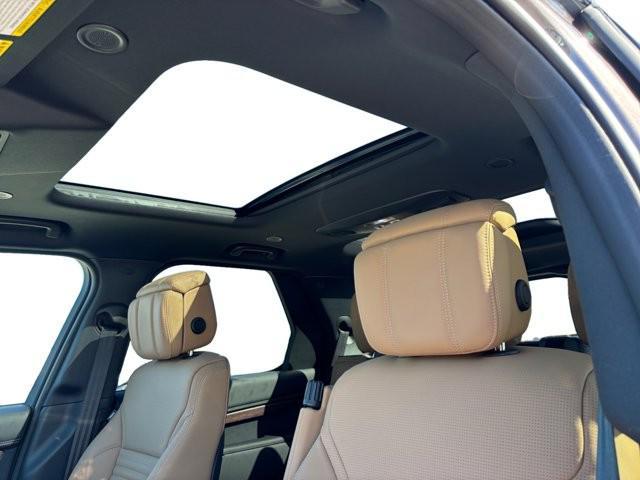 new 2025 Land Rover Discovery car, priced at $85,068