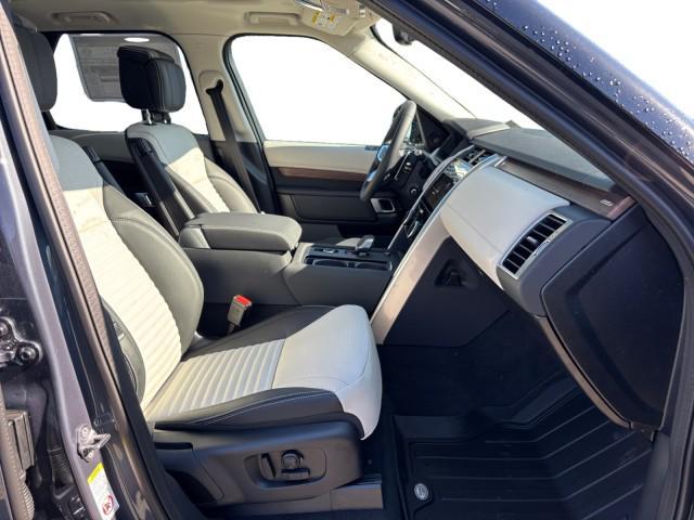 new 2025 Land Rover Discovery car, priced at $77,468