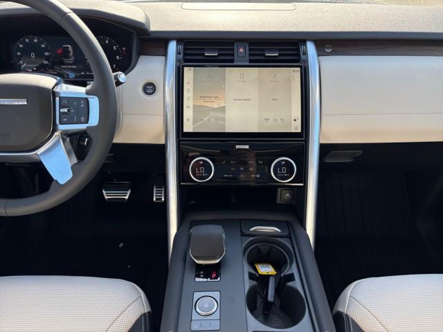 new 2025 Land Rover Discovery car, priced at $77,468