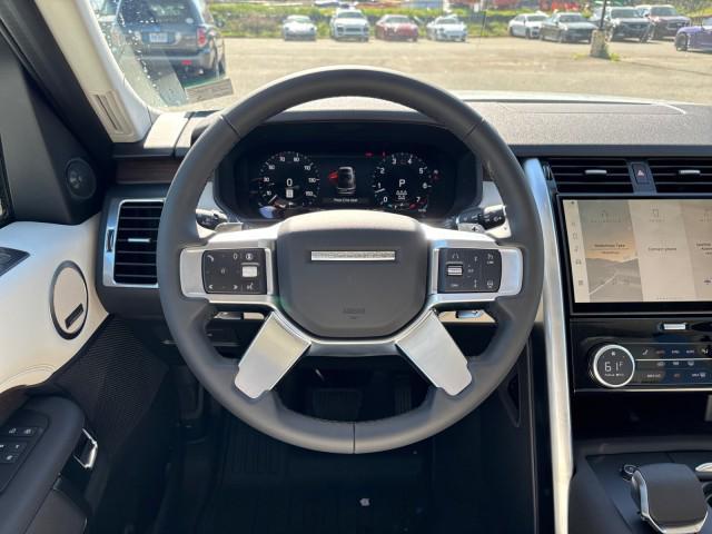 new 2025 Land Rover Discovery car, priced at $71,268