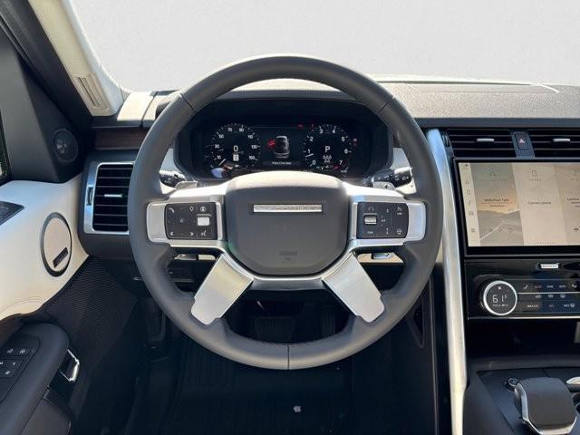 new 2025 Land Rover Discovery car, priced at $71,268