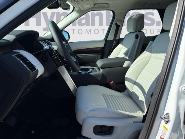 new 2025 Land Rover Discovery car, priced at $71,268