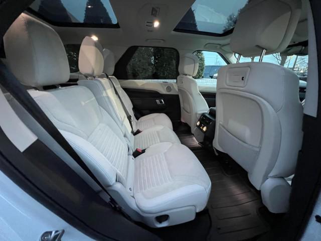 used 2024 Land Rover Discovery car, priced at $57,995