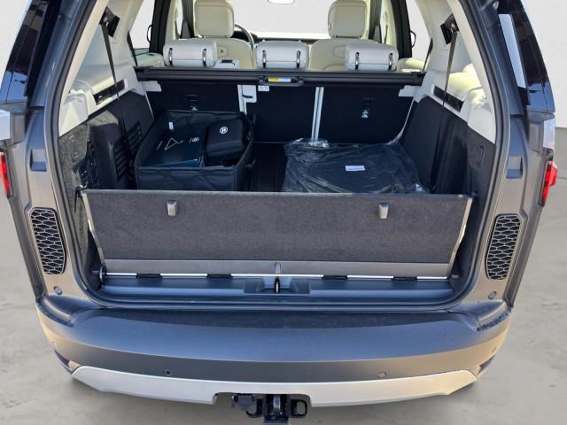new 2025 Land Rover Discovery car, priced at $72,218