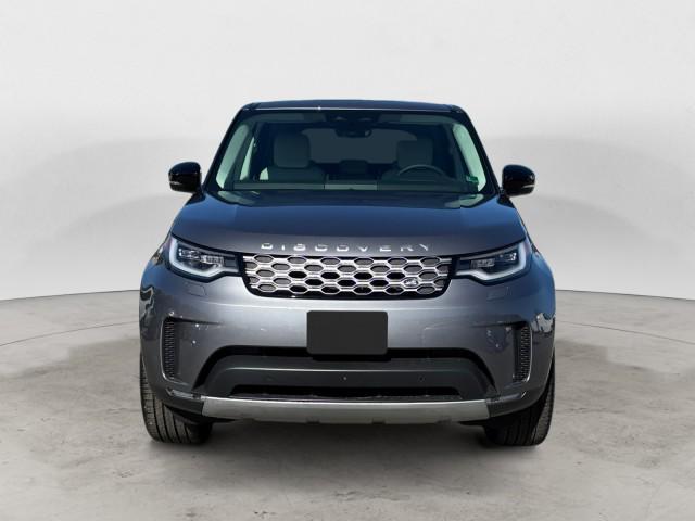 new 2025 Land Rover Discovery car, priced at $72,218