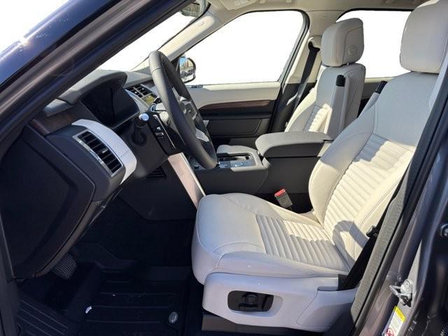 new 2025 Land Rover Discovery car, priced at $72,218