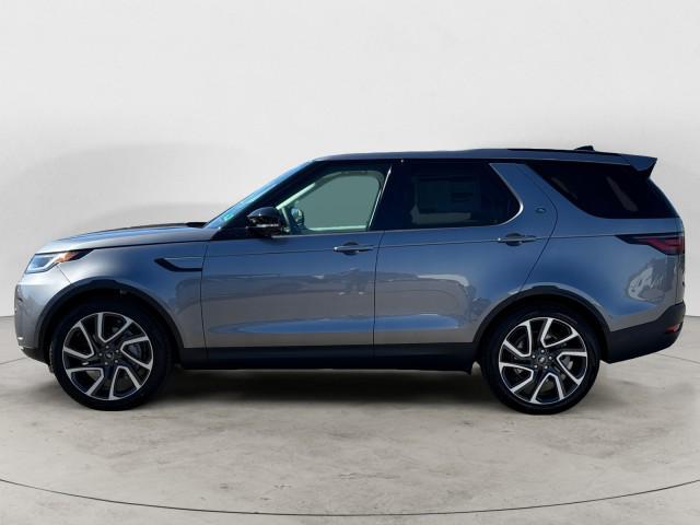 new 2025 Land Rover Discovery car, priced at $72,218
