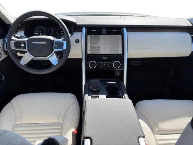 new 2025 Land Rover Discovery car, priced at $72,218