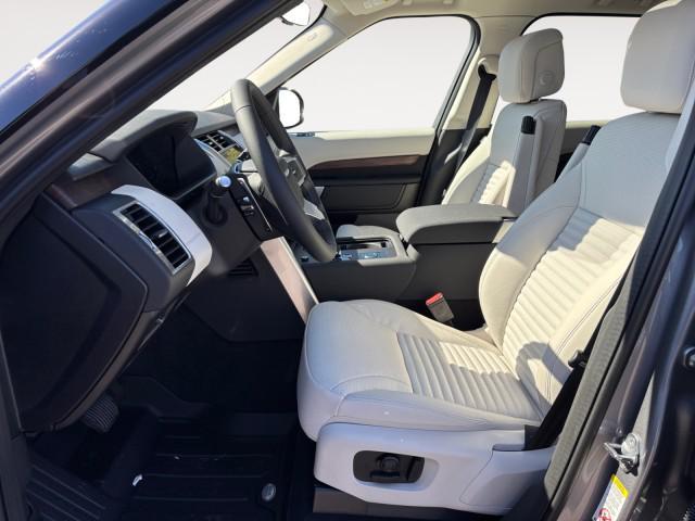 new 2025 Land Rover Discovery car, priced at $72,218