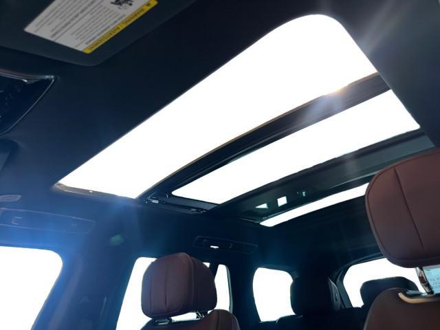 new 2025 Land Rover Range Rover car, priced at $135,020