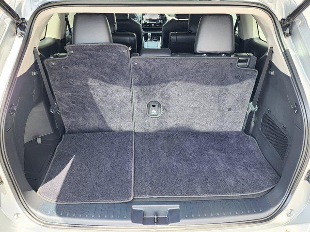 used 2022 Toyota Highlander Hybrid car, priced at $35,950