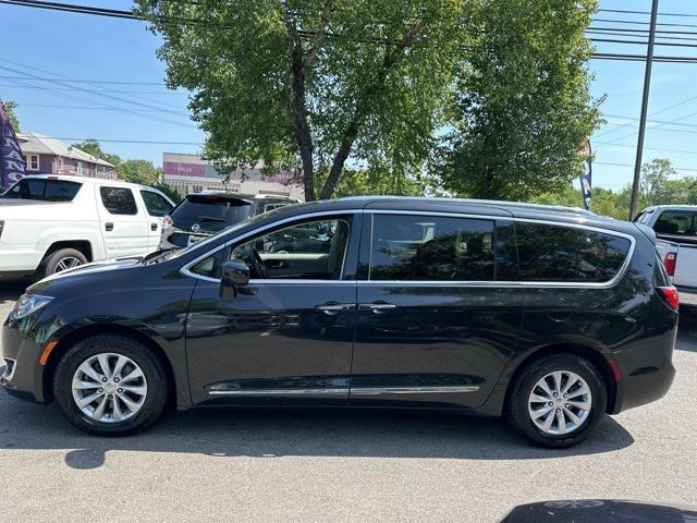 used 2018 Chrysler Pacifica car, priced at $15,479