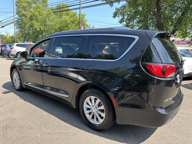 used 2018 Chrysler Pacifica car, priced at $15,479