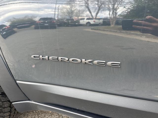 used 2017 Jeep Cherokee car, priced at $10,789