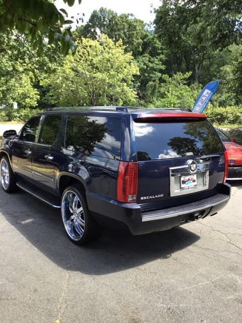 used 2007 Cadillac Escalade ESV car, priced at $6,979