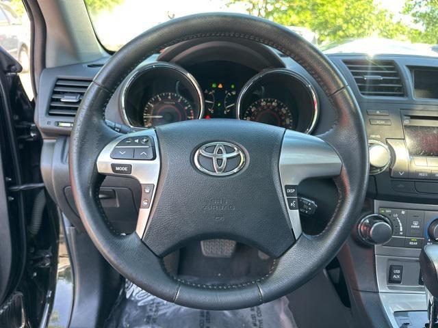 used 2011 Toyota Highlander car, priced at $12,989