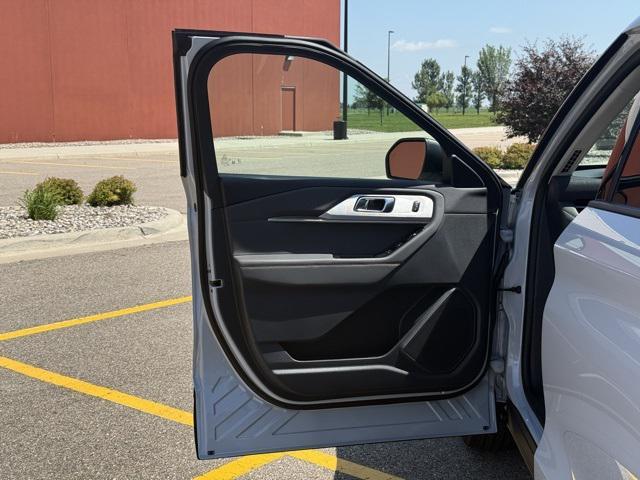 new 2025 Ford Explorer car, priced at $47,540