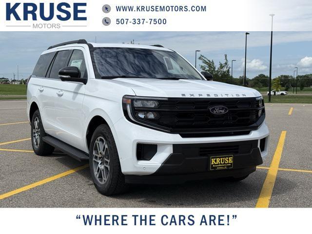 new 2025 Ford Expedition car, priced at $71,825
