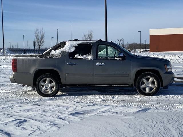 used 2008 Chevrolet Avalanche car, priced at $11,490