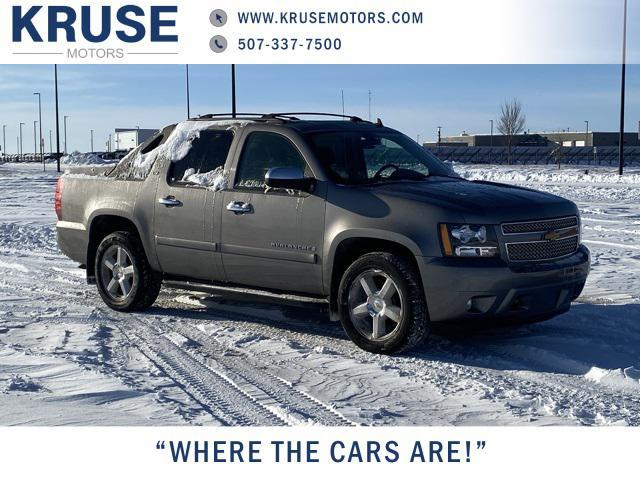 used 2008 Chevrolet Avalanche car, priced at $11,490