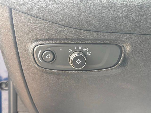 used 2022 Chevrolet Equinox car, priced at $17,000