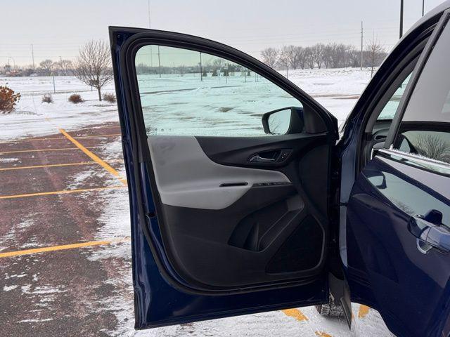 used 2022 Chevrolet Equinox car, priced at $17,000