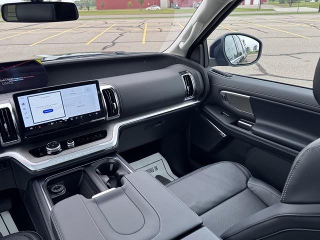 new 2025 Ford Expedition car, priced at $78,265