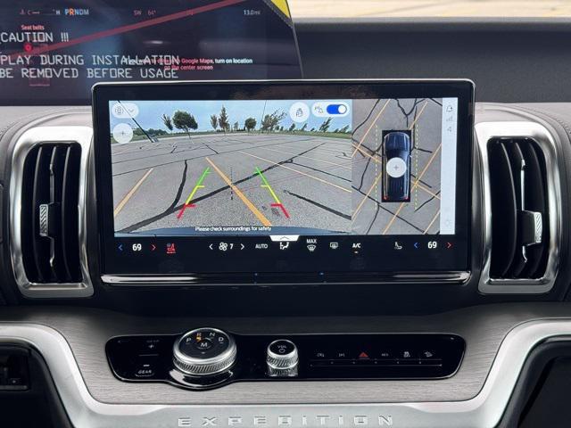 new 2025 Ford Expedition car, priced at $78,265