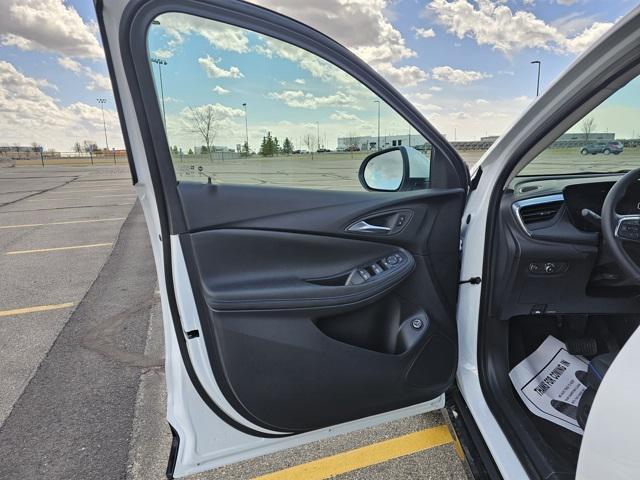new 2025 Buick Encore GX car, priced at $32,525