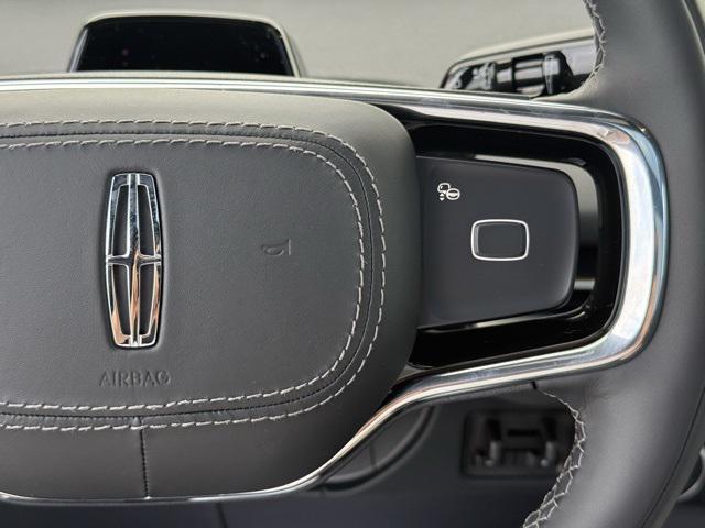 new 2025 Lincoln Navigator car, priced at $105,940