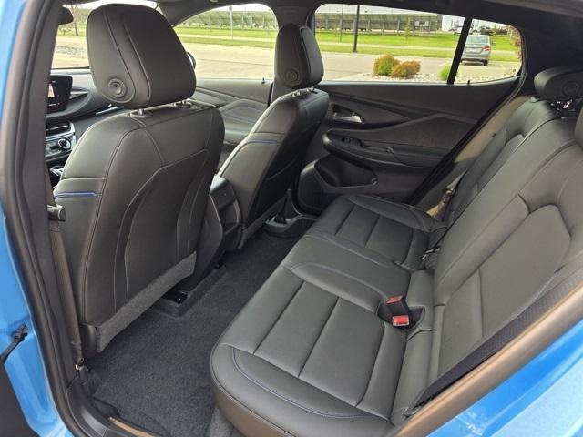 new 2025 Buick Envista car, priced at $29,895