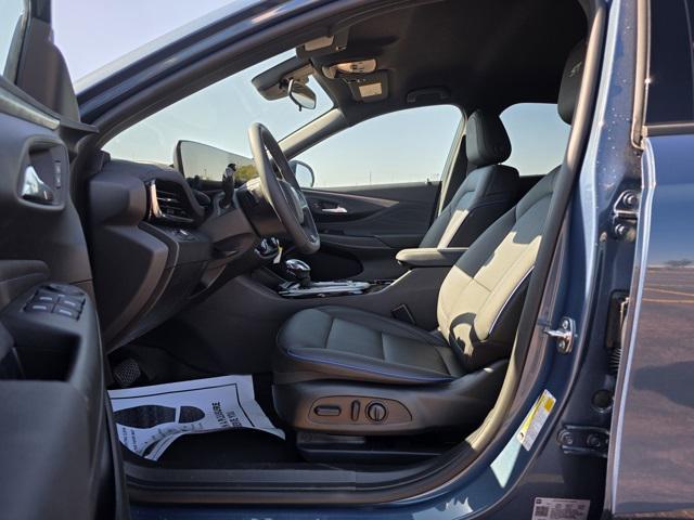 new 2025 Buick Envista car, priced at $28,085