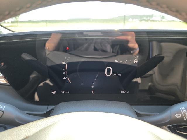 new 2025 Buick Envista car, priced at $28,085