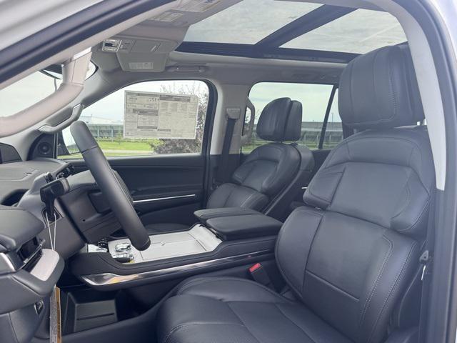 new 2025 Lincoln Navigator car, priced at $105,730