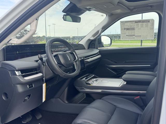 new 2025 Lincoln Navigator car, priced at $105,730