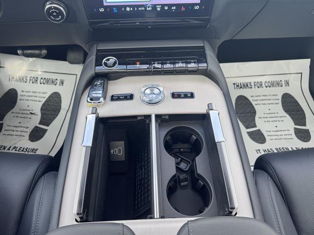 new 2025 Lincoln Navigator car, priced at $105,730