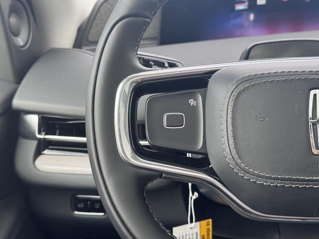 new 2025 Lincoln Navigator car, priced at $105,730