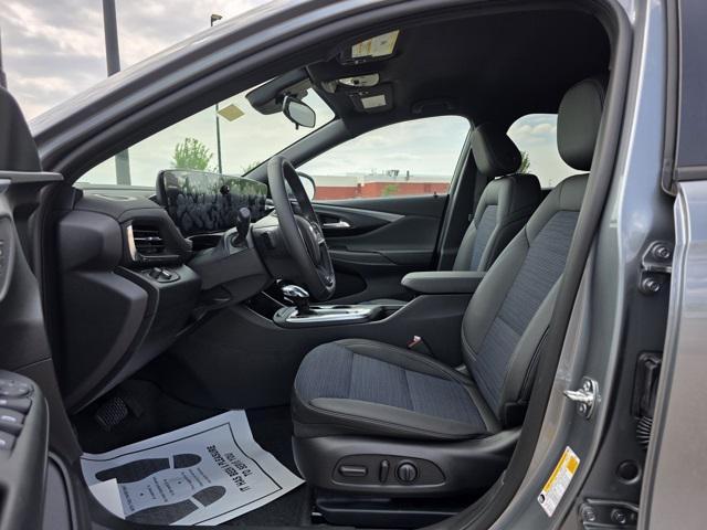 new 2025 Buick Envista car, priced at $26,685
