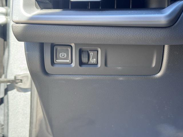 used 2024 Cadillac XT4 car, priced at $34,600