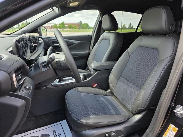 new 2025 Buick Envista car, priced at $26,685